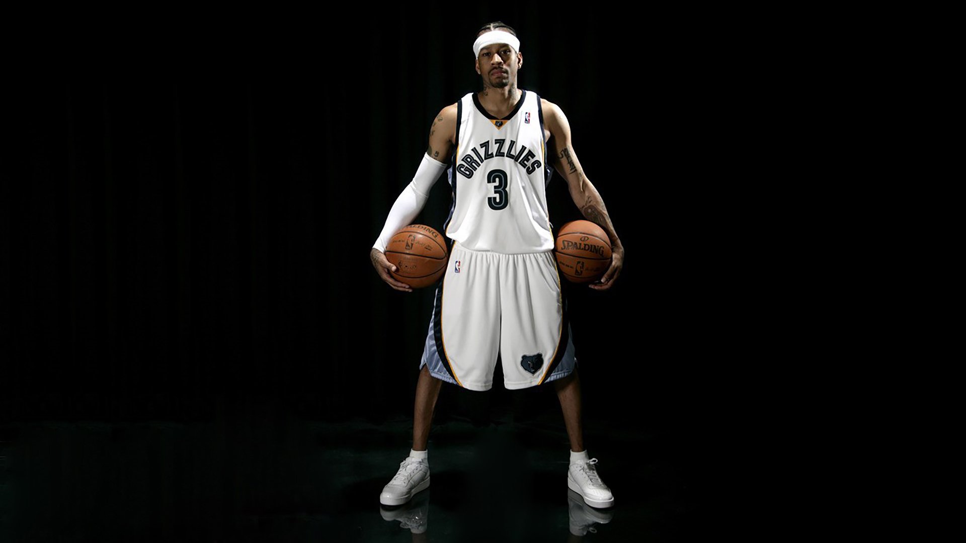 综合体育系“夜光荧光跑” 终点设置综合小游戏关卡